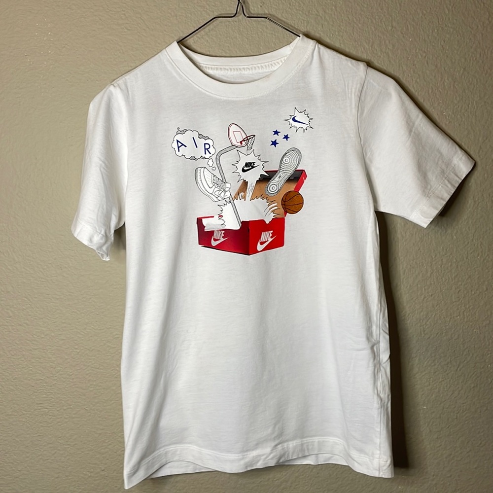Nike Graphic T-Shirt Boys Large White